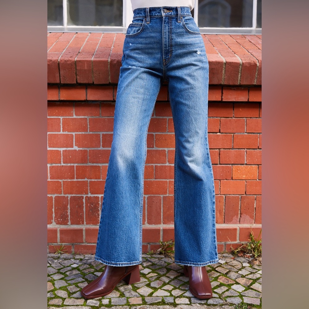 High Flare Levi’s Jeans